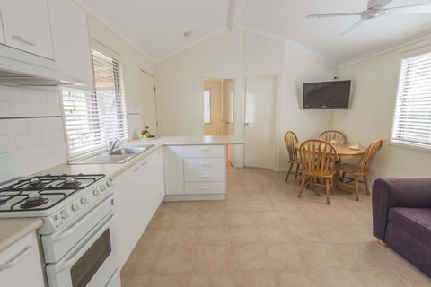 The Palms At Avoca - Accommodation Gladstone 44