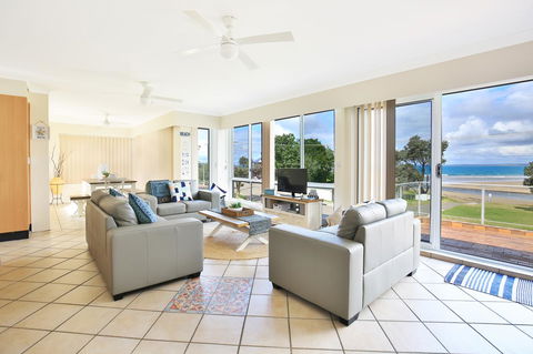 The Rotunda, Gerroa - Accommodation Gladstone 3