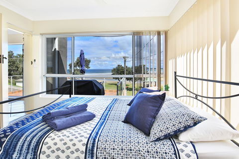The Rotunda, Gerroa - Accommodation Gladstone 17