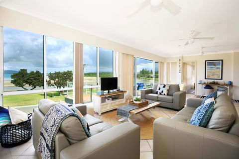 The Rotunda, Gerroa - Accommodation Gladstone 7