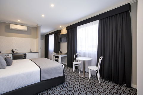 CH Boutique Hotel & Apartments, Ascend Hotel Collection - Accommodation Gladstone 3