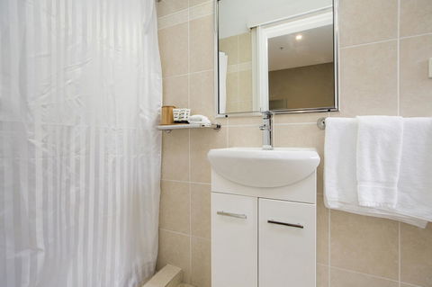 CH Boutique Hotel & Apartments, Ascend Hotel Collection - Accommodation Gladstone 36
