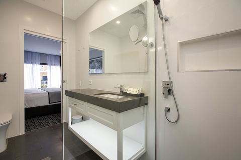 CH Boutique Hotel & Apartments, Ascend Hotel Collection - Accommodation Gladstone 11