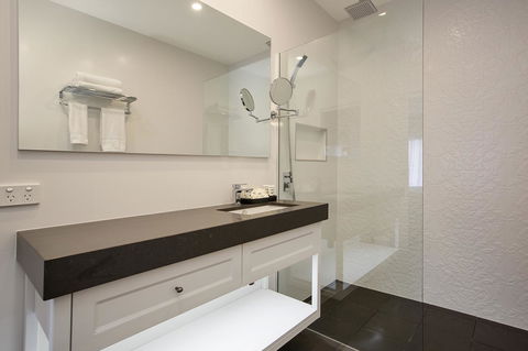CH Boutique Hotel & Apartments, Ascend Hotel Collection - Accommodation Gladstone 10