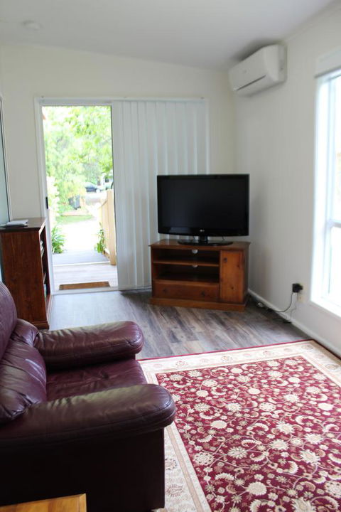 Little Gem - Accommodation Gladstone 12