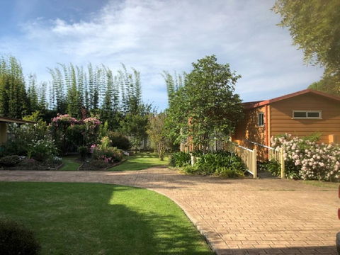 Little Gem - Accommodation Gladstone 2