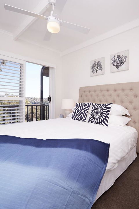 Bright And Spacious Family Home With Leafy Deck - Accommodation Gladstone 13