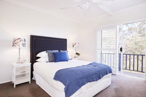 Bright And Spacious Family Home With Leafy Deck - Accommodation Gladstone 1