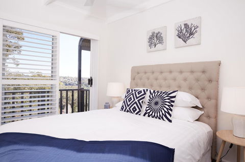 Bright And Spacious Family Home With Leafy Deck - Accommodation Gladstone 12