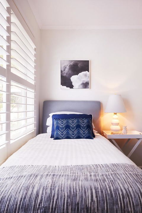 Bright And Spacious Family Home With Leafy Deck - Accommodation Gladstone 26