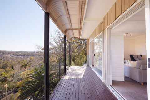 Bright And Spacious Family Home With Leafy Deck - Accommodation Gladstone 23