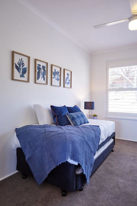Bright And Spacious Family Home With Leafy Deck - Accommodation Gladstone 30