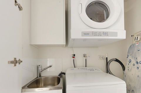 Wyndel Apartments Neutral Bay - Military - Accommodation Gladstone 11
