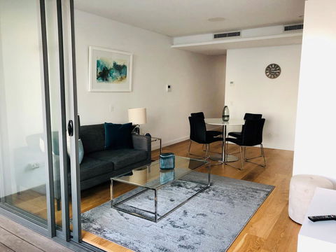 Wyndel Apartments Neutral Bay - Military - Accommodation Gladstone 0