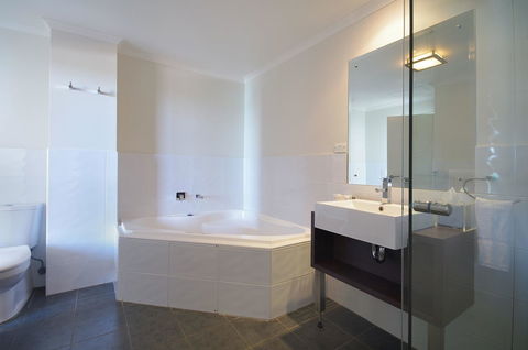 Macquarie Waters Boutique Apartment Hotel - Accommodation Gladstone 28