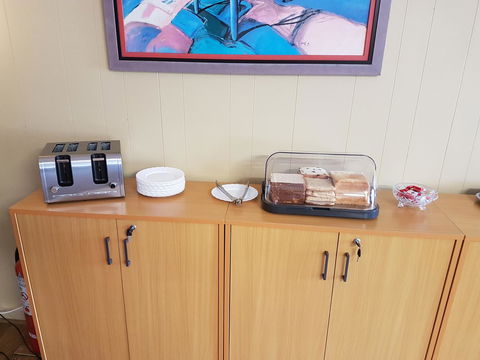 Best Western Kennedy Drive Airport Motel - Accommodation Gladstone 36