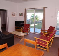 Fleur Cottage 7 Willow Street - Accommodation Gladstone