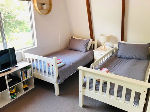 Little Blue Beach House - Accommodation Gladstone 5
