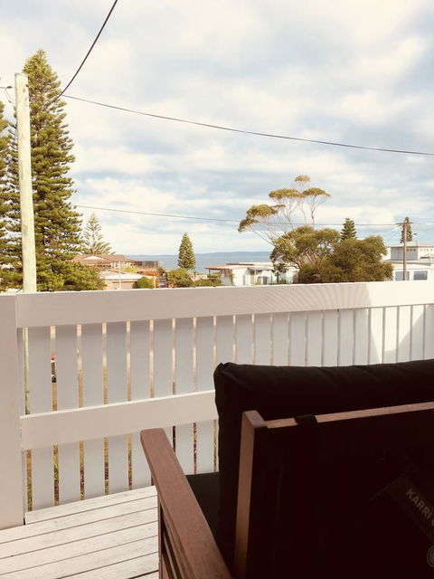 Little Blue Beach House - Accommodation Gladstone 0