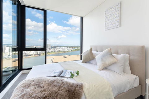 Japanese Style Waterfront Apt Wt Rooftop Pool - Accommodation Gladstone 15