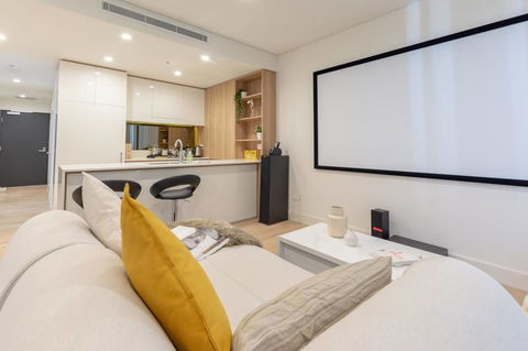 Japanese Style Waterfront Apt Wt Rooftop Pool - Accommodation Gladstone 16
