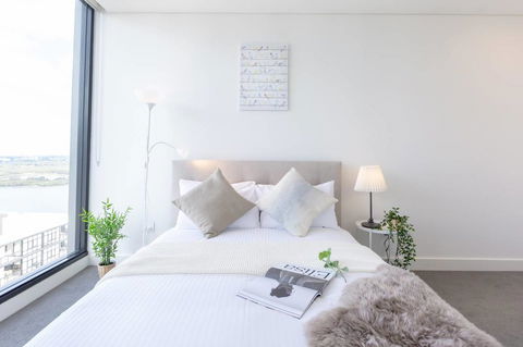 Japanese Style Waterfront Apt Wt Rooftop Pool - Accommodation Gladstone 8