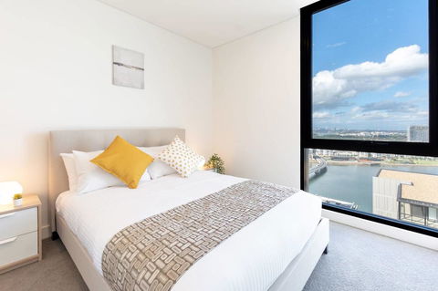 Japanese Style Waterfront Apt Wt Rooftop Pool - Accommodation Gladstone 26