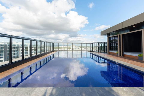 Japanese Style Waterfront Apt Wt Rooftop Pool - Accommodation Gladstone 0