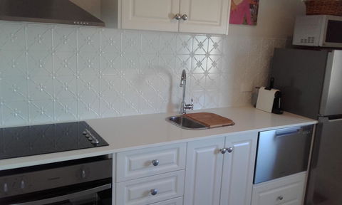 182 Anson Street - Accommodation Gladstone 8
