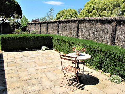 Apple Tree Cottage - Accommodation Gladstone 22