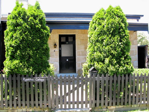 Apple Tree Cottage - Accommodation Gladstone 32