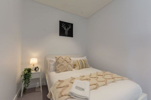 High Rise Apt In Heart Of Sydney Wt Harbour View - Accommodation Gladstone 21