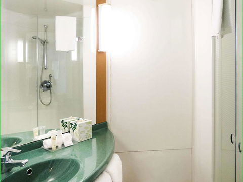 Ibis Thornleigh - Accommodation Gladstone 32