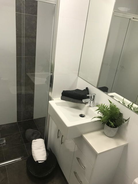 The Botanical 201 - Accommodation Gladstone 12