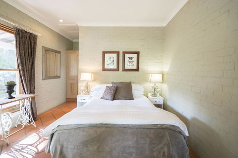 Thistle Hill Guesthouse - Walk To Many Wineries And Restaurants - Accommodation Gladstone 28