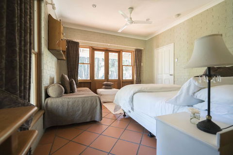 Thistle Hill Guesthouse - Walk To Many Wineries And Restaurants - Accommodation Gladstone 38