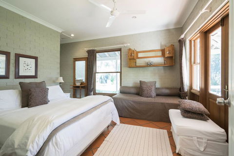 Thistle Hill Guesthouse - Walk To Many Wineries And Restaurants - Accommodation Gladstone 35