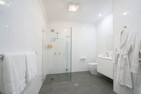 Thistle Hill Guesthouse - Walk To Many Wineries And Restaurants - Accommodation Gladstone 42