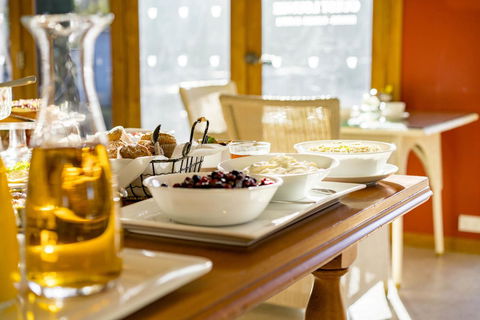 Thistle Hill Guesthouse - Walk To Many Wineries And Restaurants - Accommodation Gladstone 14