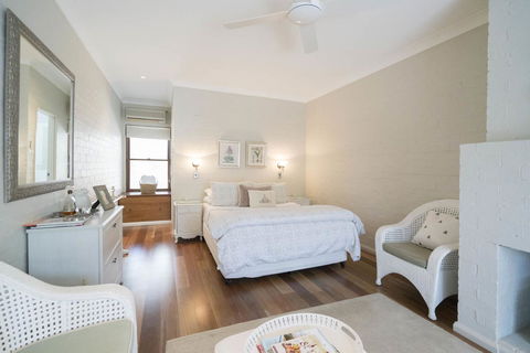 Thistle Hill Guesthouse - Walk To Many Wineries And Restaurants - Accommodation Gladstone 43