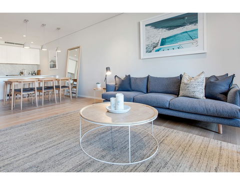 Oceanside Elegance At Superb Home Steps From Sand - Accommodation Gladstone 4