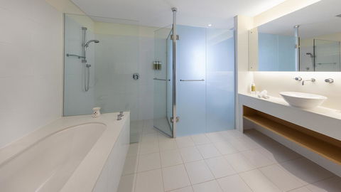 Oaks Cypress Lakes Resort - Accommodation Gladstone 7