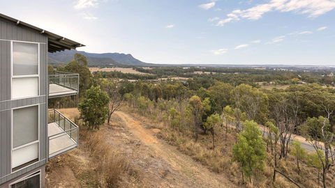 Oaks Cypress Lakes Resort - Accommodation Gladstone 1