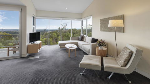 Oaks Cypress Lakes Resort - Accommodation Gladstone 2