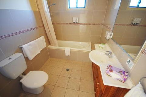 Potters Apartments - Accommodation Gladstone 13