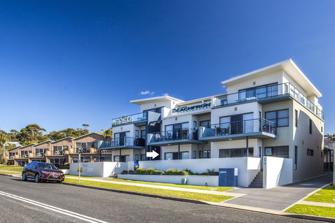 Beachfront 2 - Accommodation Gladstone 4