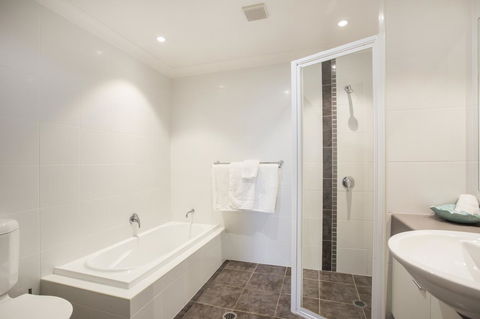 Beachfront 2 - Accommodation Gladstone 14