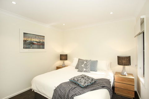 Beachfront 2 - Accommodation Gladstone 17