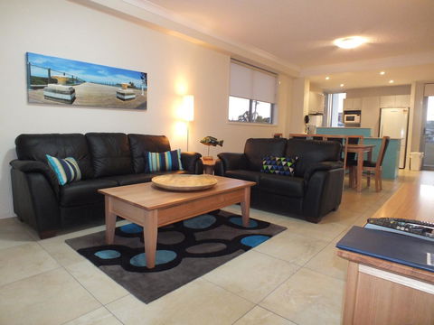 Pacific Marina Apartments - Accommodation Gladstone 1