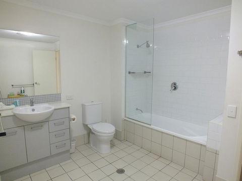 Pacific Marina Apartments - Accommodation Gladstone 5